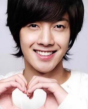 Clean Shaven Heartthrob- Kim Hyun Joong